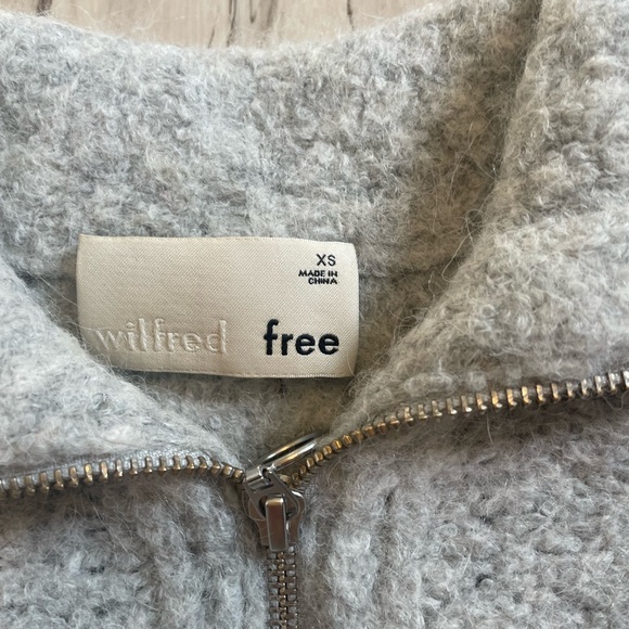 Wilfred Cropped Quarter-Zip Pullover - Picture 2 of 3